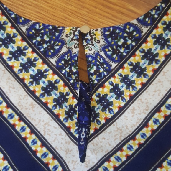 Cute boutique top - Picture 4 of 5